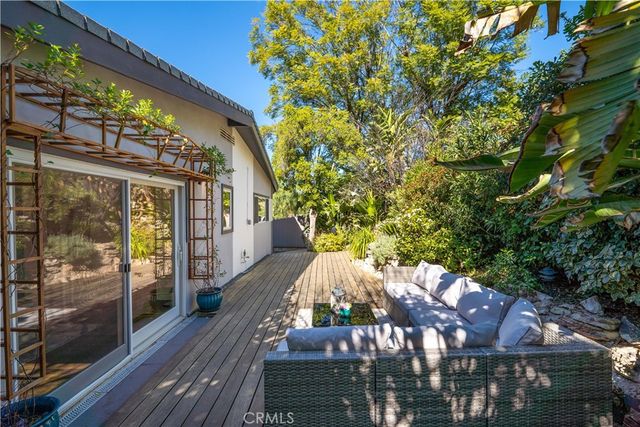 22540 Cass Avenue, Woodland Hills, CA 91364