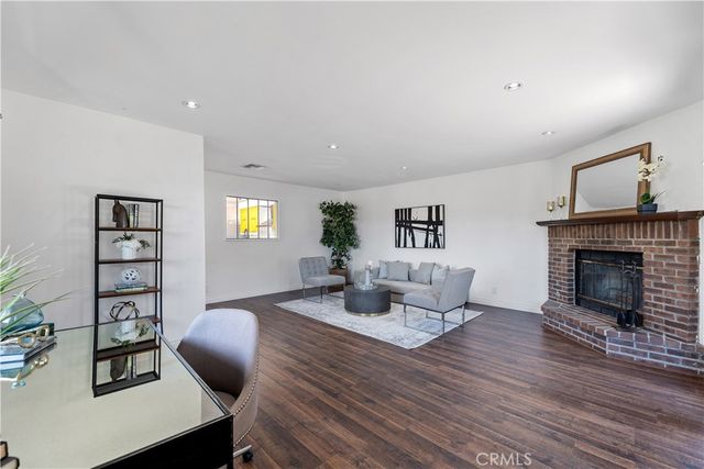 22540 Cass Avenue, Woodland Hills, CA 91364