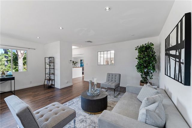 22540 Cass Avenue, Woodland Hills, CA 91364