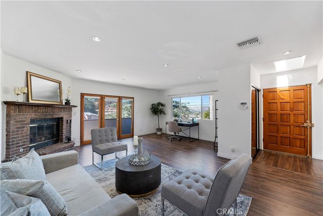 22540 Cass Avenue, Woodland Hills, CA 91364