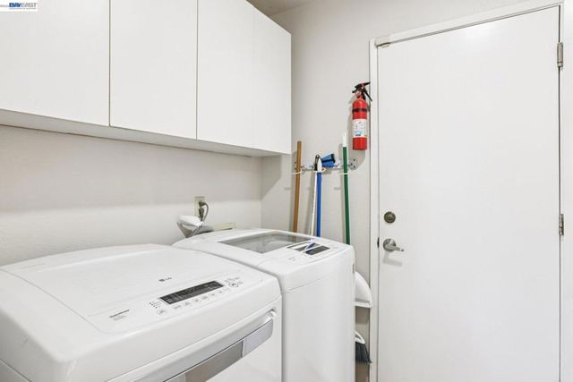 300 Lodgepole Ct, Martinez, CA 94553