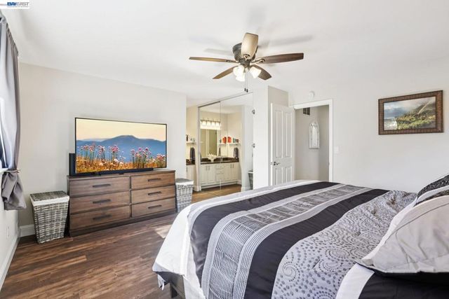 300 Lodgepole Ct, Martinez, CA 94553