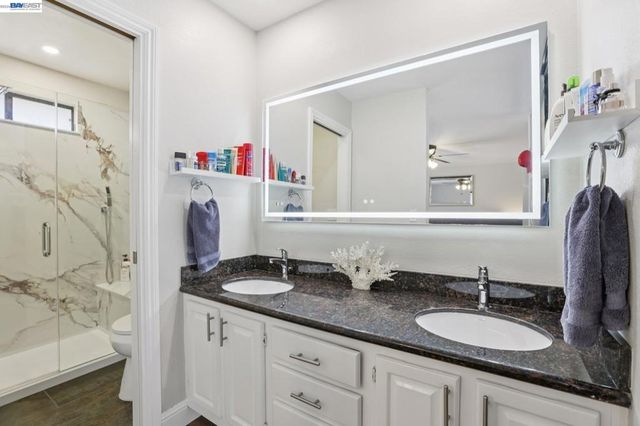 300 Lodgepole Ct, Martinez, CA 94553