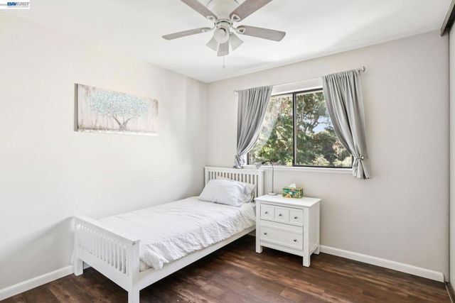 300 Lodgepole Ct, Martinez, CA 94553