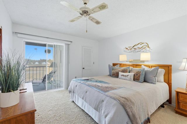 437 CERROMAR LANE 522, Venice, FL 34293