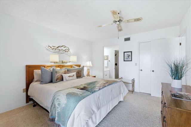 437 CERROMAR LANE 522, Venice, FL 34293