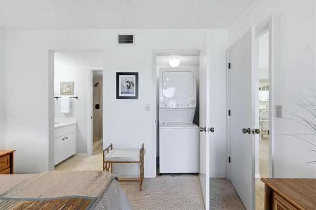 437 CERROMAR LANE 522, Venice, FL 34293