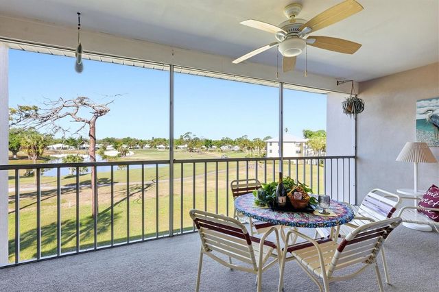 437 CERROMAR LANE 522, Venice, FL 34293