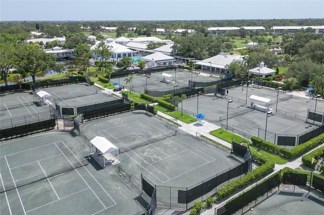 437 CERROMAR LANE 522, Venice, FL 34293