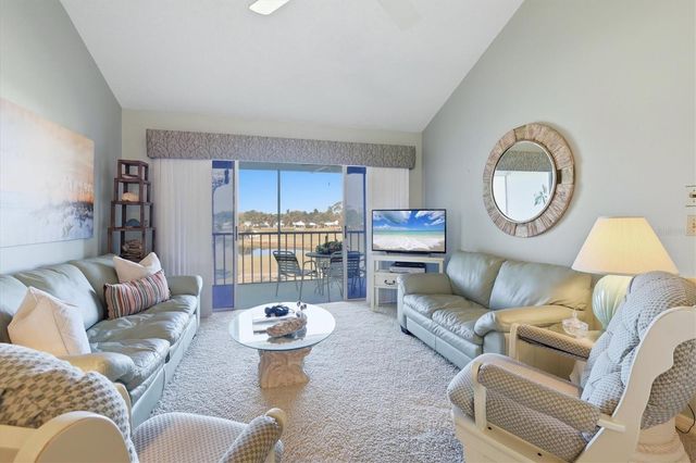 437 CERROMAR LANE 522, Venice, FL 34293