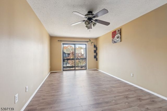 32 Magnolia Ct, South Brunswick Twp., NJ 08852