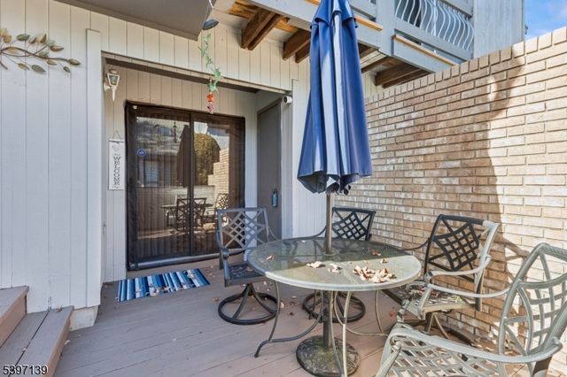 32 Magnolia Ct, South Brunswick Twp., NJ 08852