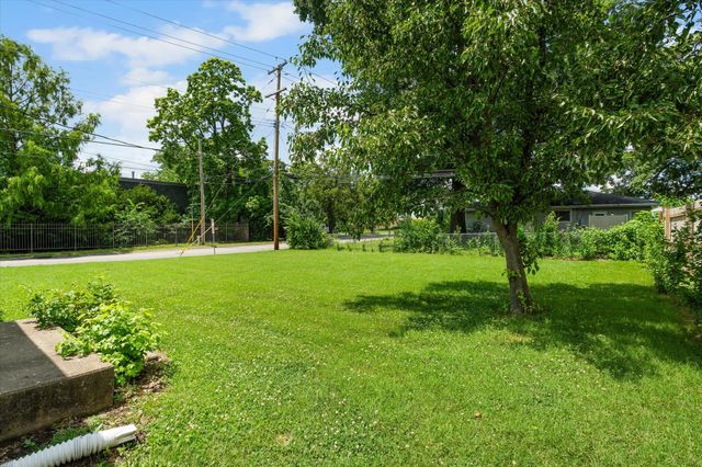 201 RUBY LN, Columbia, MO 65203