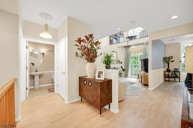 717 Regal Blvd, Livingston Twp., NJ 07039