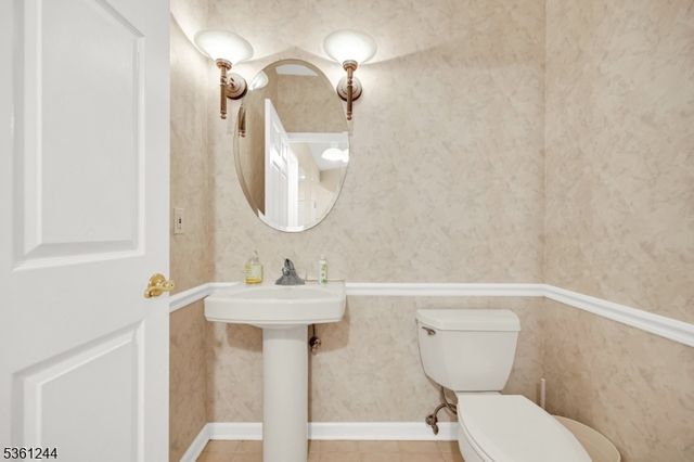717 Regal Blvd, Livingston Twp., NJ 07039