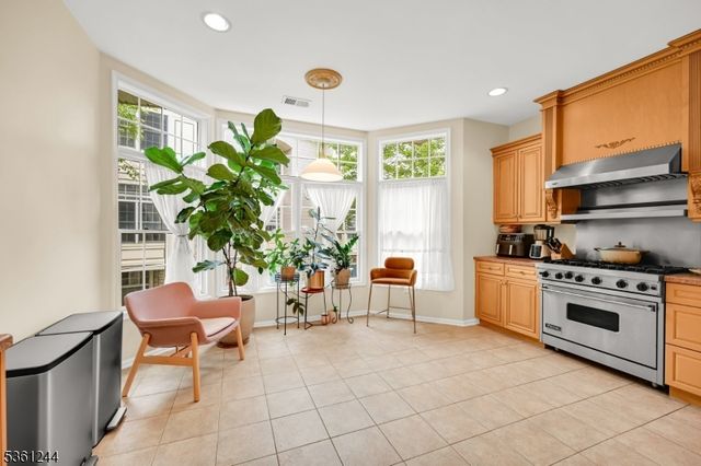 717 Regal Blvd, Livingston Twp., NJ 07039