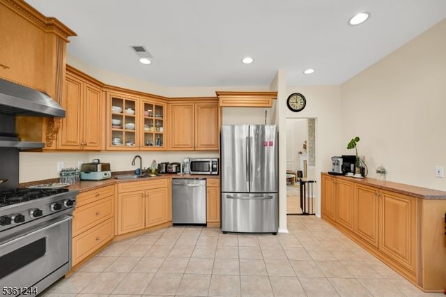 717 Regal Blvd, Livingston Twp., NJ 07039
