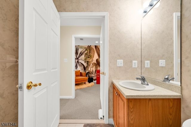 717 Regal Blvd, Livingston Twp., NJ 07039
