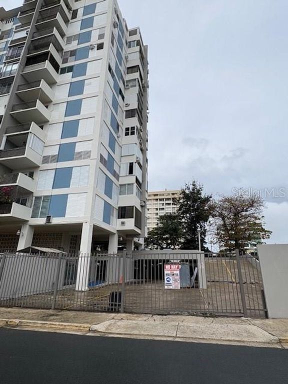 Image 4 of property listing at 274 CALLE URUGUAY COND TORRE ALTA 803, Hato Rey, PR 00917