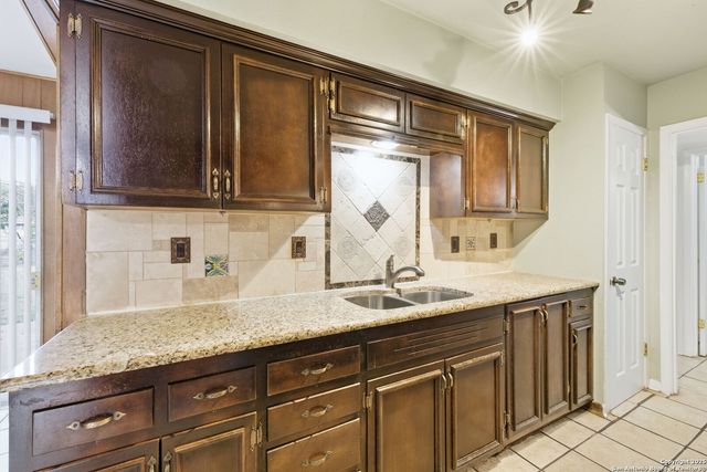 114 Beechwood, Universal City, TX 78148