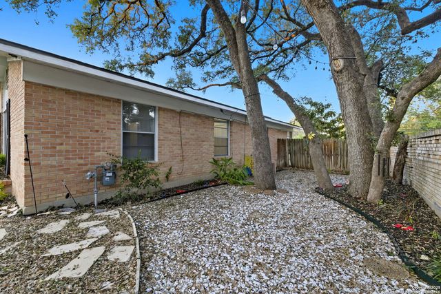 114 Beechwood, Universal City, TX 78148