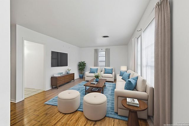 114 Beechwood, Universal City, TX 78148