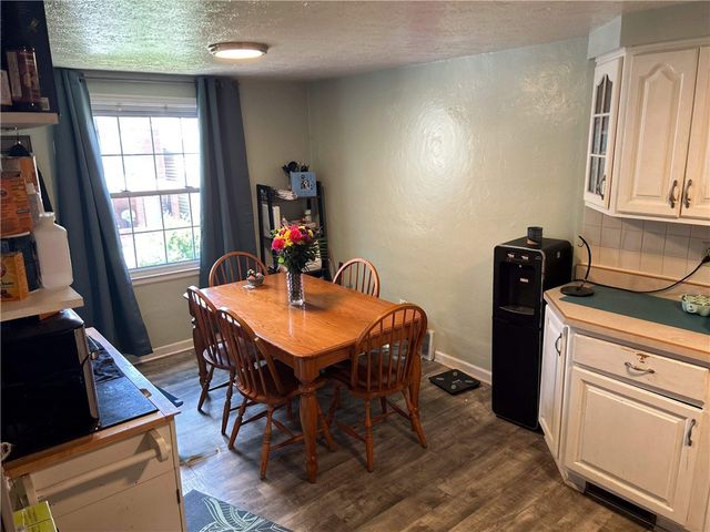 233 Fordyce St, Bon Air, PA 15210