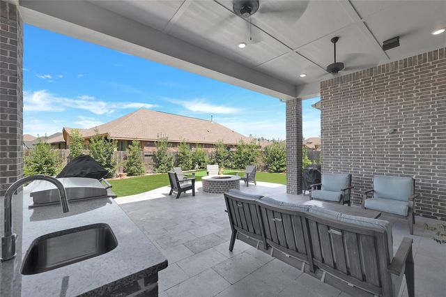 32437 Soaring Willow Way, Conroe, TX 77385