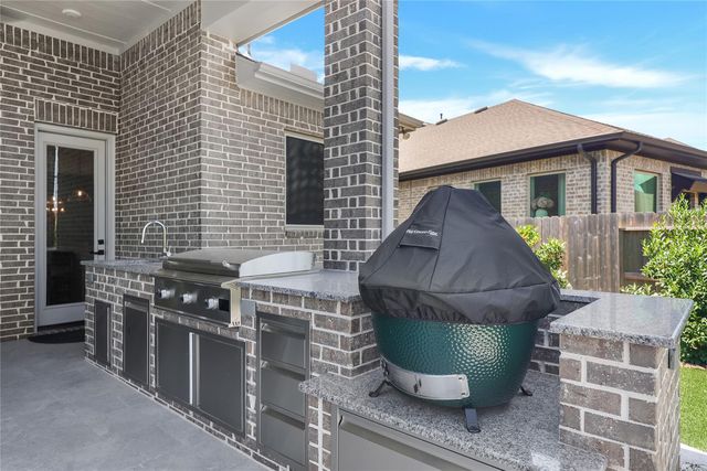 32437 Soaring Willow Way, Conroe, TX 77385