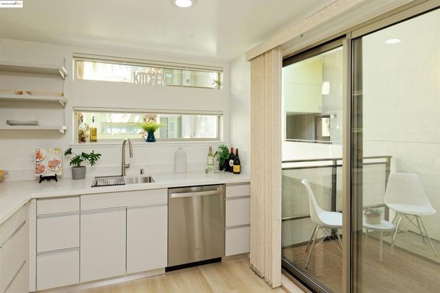 1201 Pine St 315, Oakland, CA 94607