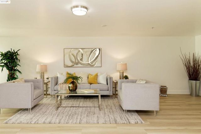 1201 Pine St 315, Oakland, CA 94607
