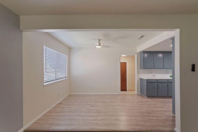 303 Vineyard Dr, Lodi, CA 95240