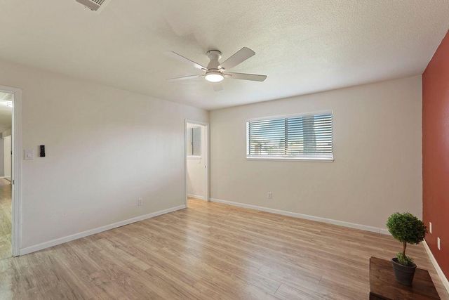 303 Vineyard Dr, Lodi, CA 95240