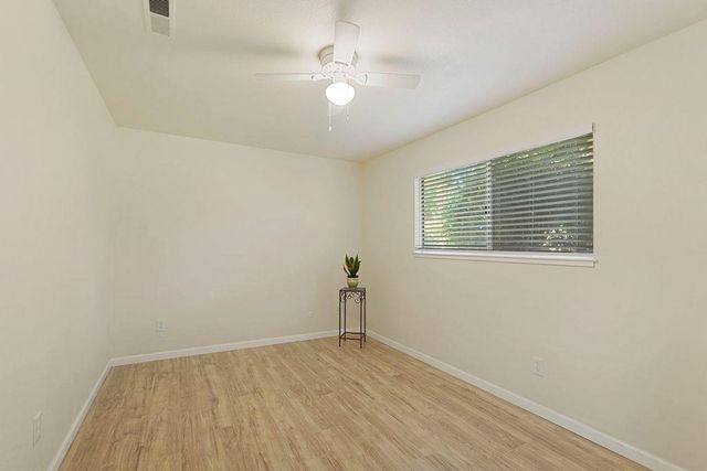303 Vineyard Dr, Lodi, CA 95240