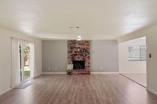 303 Vineyard Dr, Lodi, CA 95240