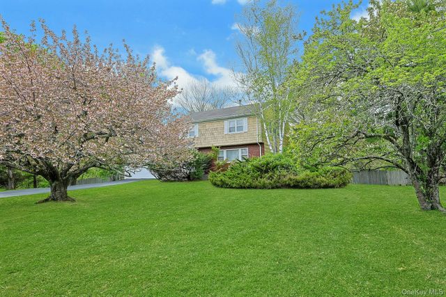 110 Eastview Drive, Valhalla, NY 10595