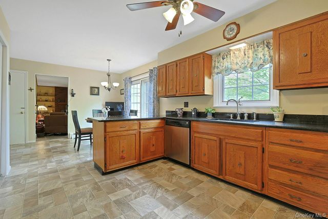 110 Eastview Drive, Valhalla, NY 10595