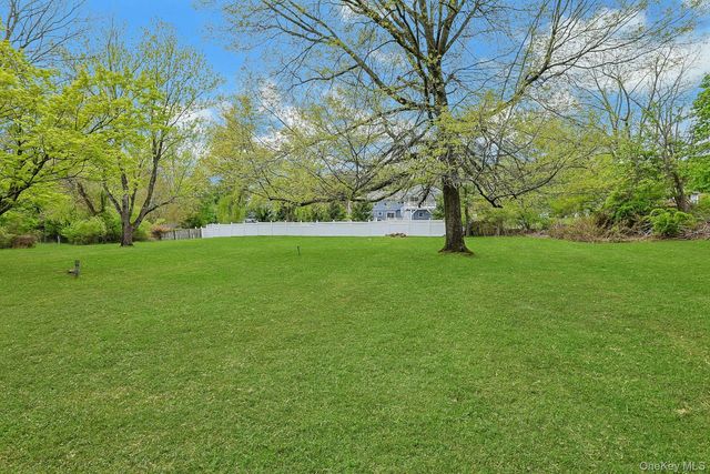 110 Eastview Drive, Valhalla, NY 10595