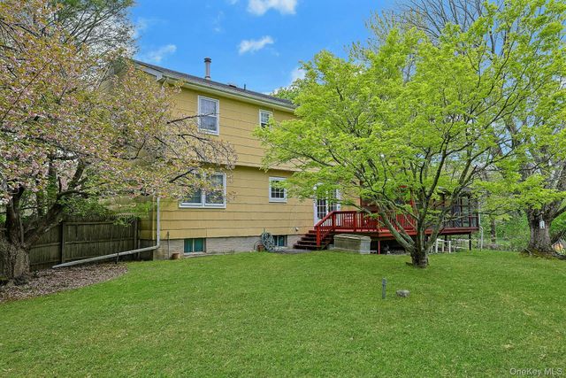 110 Eastview Drive, Valhalla, NY 10595