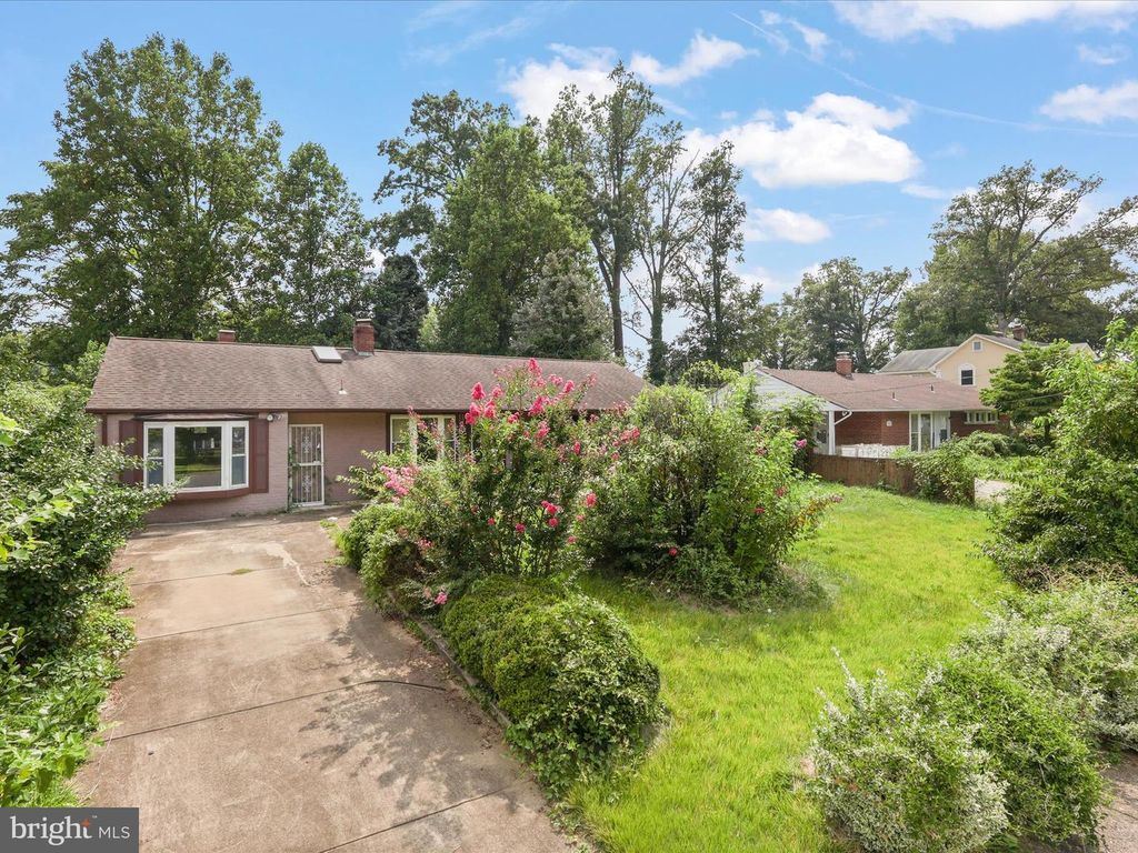 7304 DICKENSON ST, Springfield, VA 22150