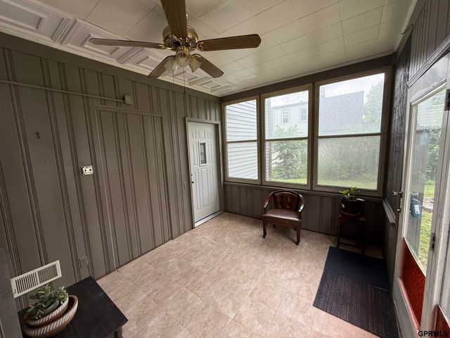 4019 Seward Street, Omaha, NE 68111