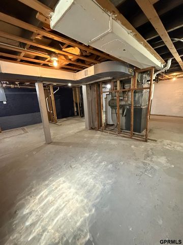 4019 Seward Street, Omaha, NE 68111