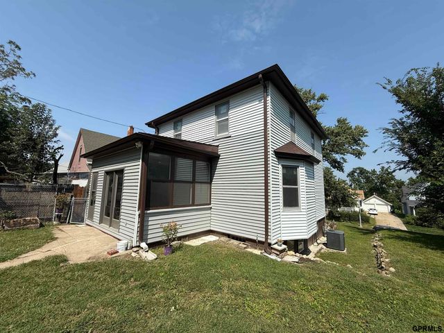 4019 Seward Street, Omaha, NE 68111
