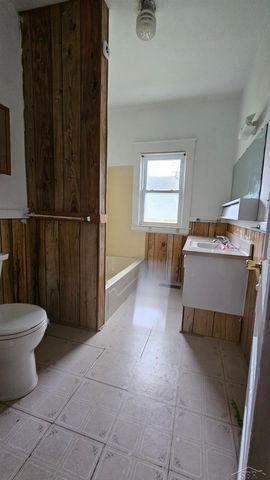 2215 Lincoln Avenue, Saginaw, MI 48601
