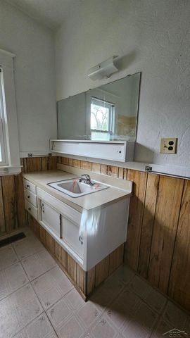 2215 Lincoln Avenue, Saginaw, MI 48601