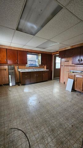 2215 Lincoln Avenue, Saginaw, MI 48601