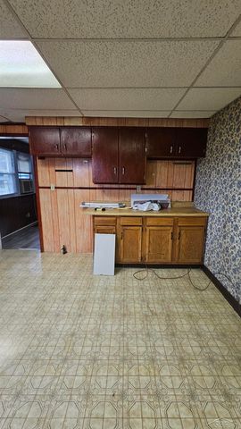 2215 Lincoln Avenue, Saginaw, MI 48601