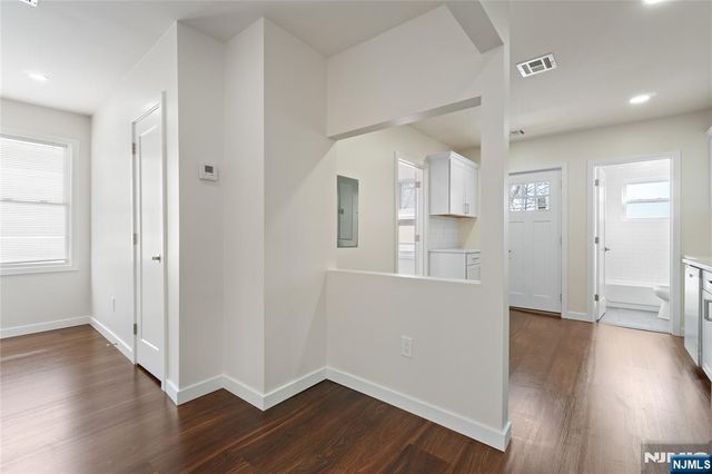 824 George Street 2nd floor, Plainfield, NJ 07062