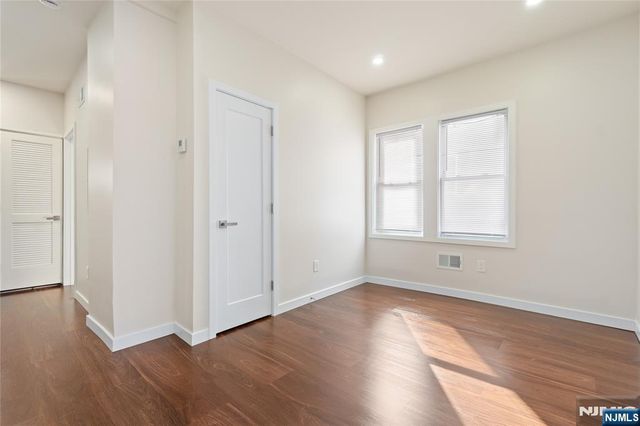 824 George Street 2nd floor, Plainfield, NJ 07062