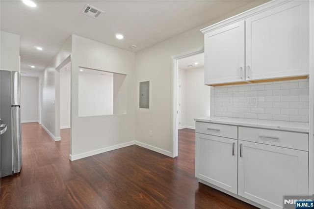 824 George Street 2nd floor, Plainfield, NJ 07062